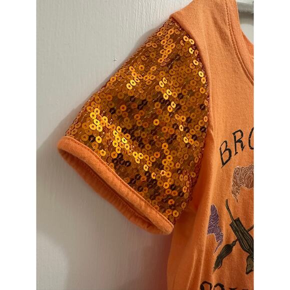 Girl's Disney Hocus Pocus Broom Squad Sequenced Halloween Top Size Small/6 - Picture 3 of 5